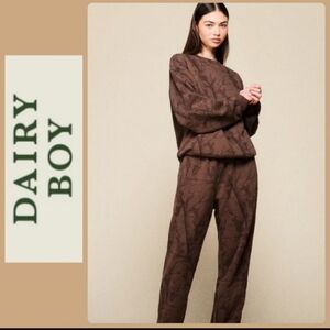 NEW DAIRY BOY LOWCOUNTRY STRAIGHT LEG SWEATPANTS in CHOCOLATE CAMO size MEDIUM